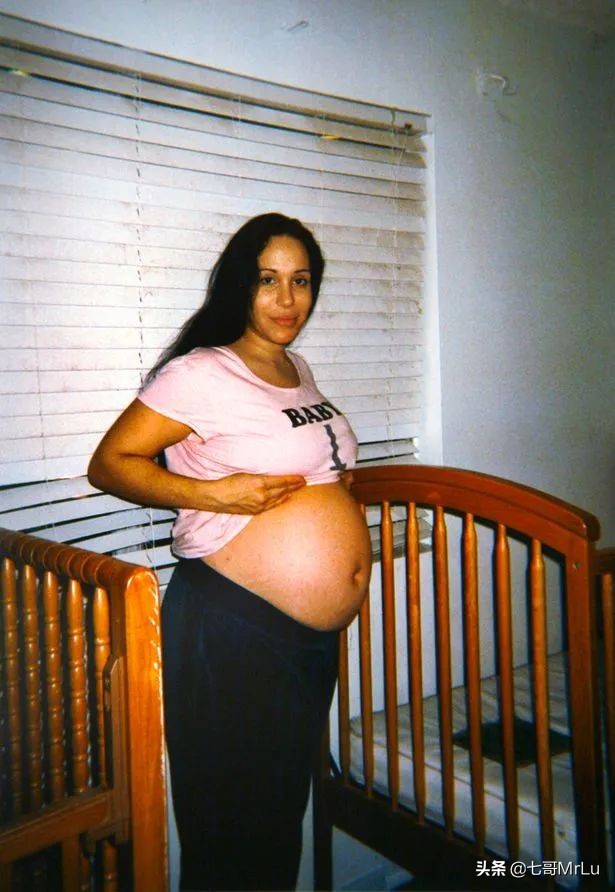 夜店舞娘、八胞胎人母，都曾是她的标签，但跌倒只能让她越飞越高