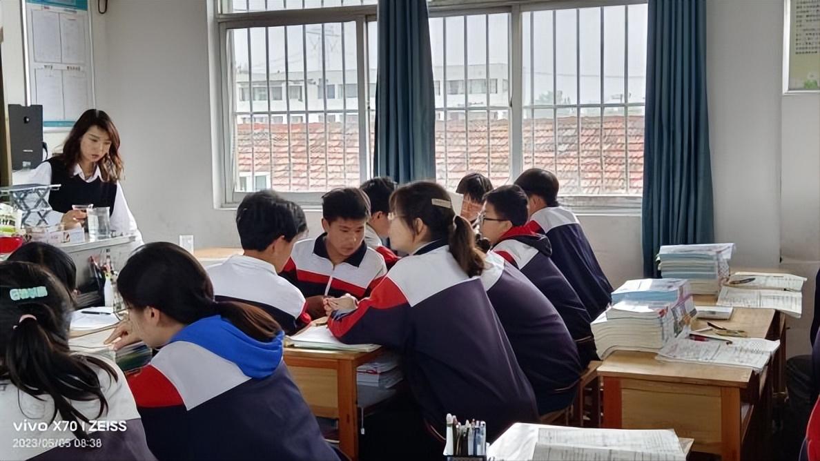 江苏淮安涟水县灰墩中学：精准把握专题复习展示生动课堂风采