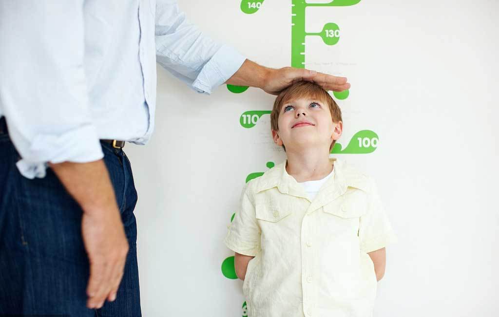 男孩身高发育到多大停止,男孩身高发育要几岁停止