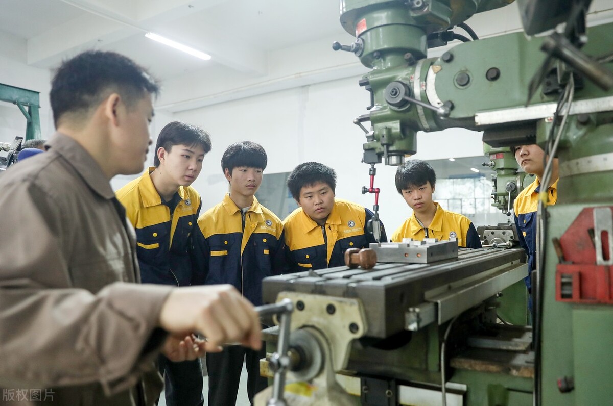 中考分数不高如何选择职业学校,中考怎么选择职业学校