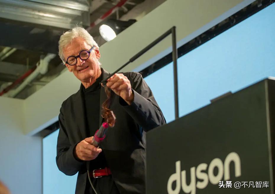 被誉“家电界苹果”，获近3亿中国中产阶级的喜爱，登顶英国首富