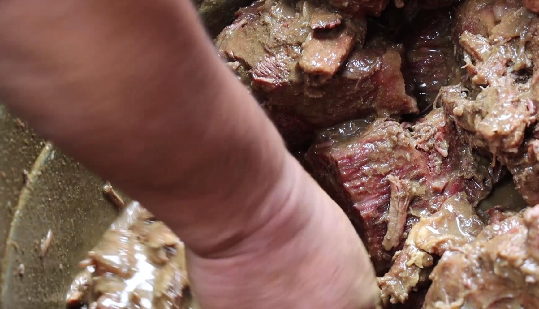 河南三代人卖垛子肉,河南大叔做猪肉垛在哪个地方