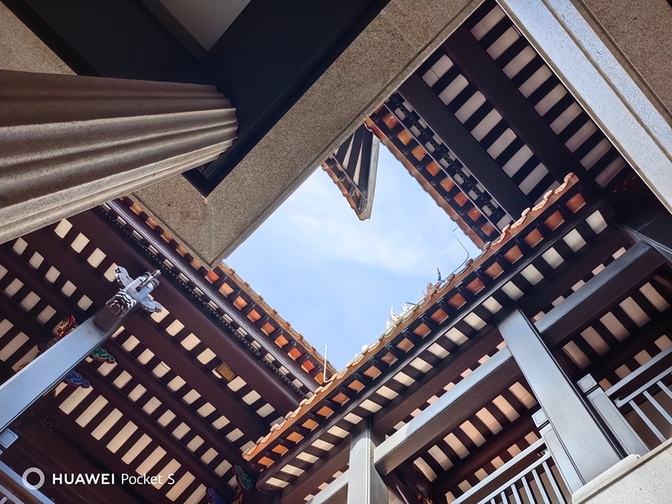 新年礼物就选华为pocket折叠屏,华为pockets折叠手机好用吗