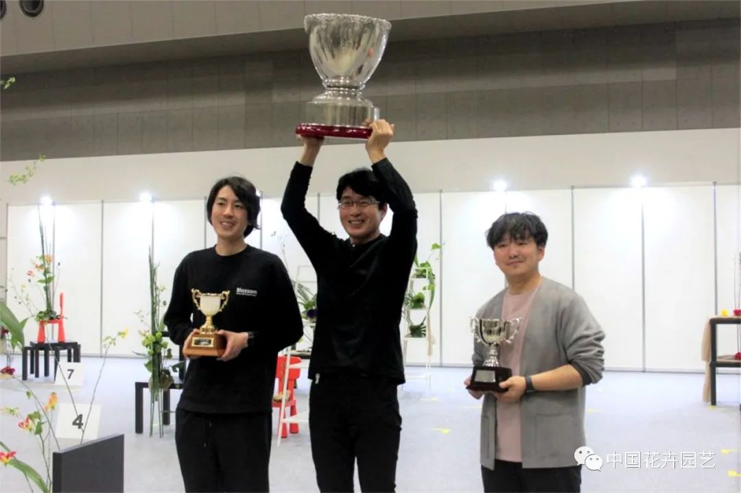 “日本杯”花艺大赛决出父子冠亚军海盛控股收购丹麦企业美情人节玫瑰销售占全年三成|每周国际花讯