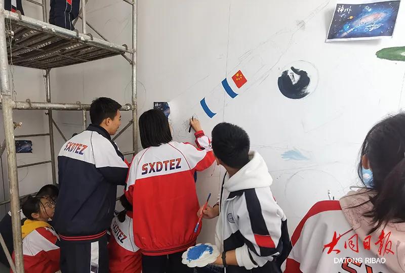 教室墙绘风景,很有创意的校园墙绘