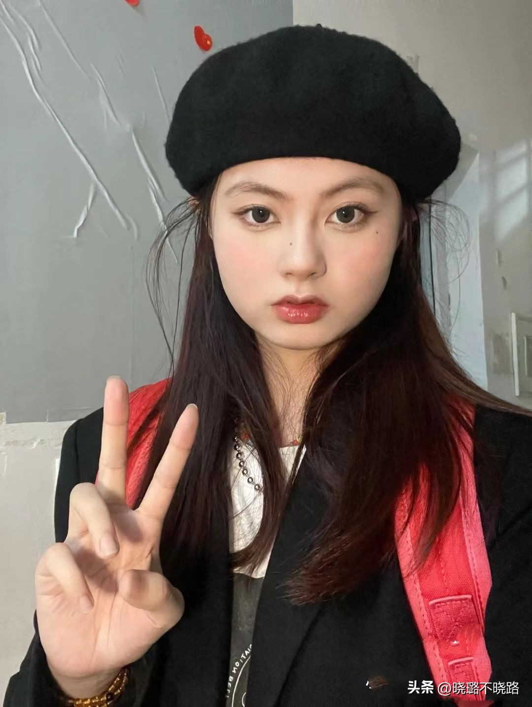 方脸圆脸适合直发还是卷发,大脸方脸适合什么短发型减龄洋气