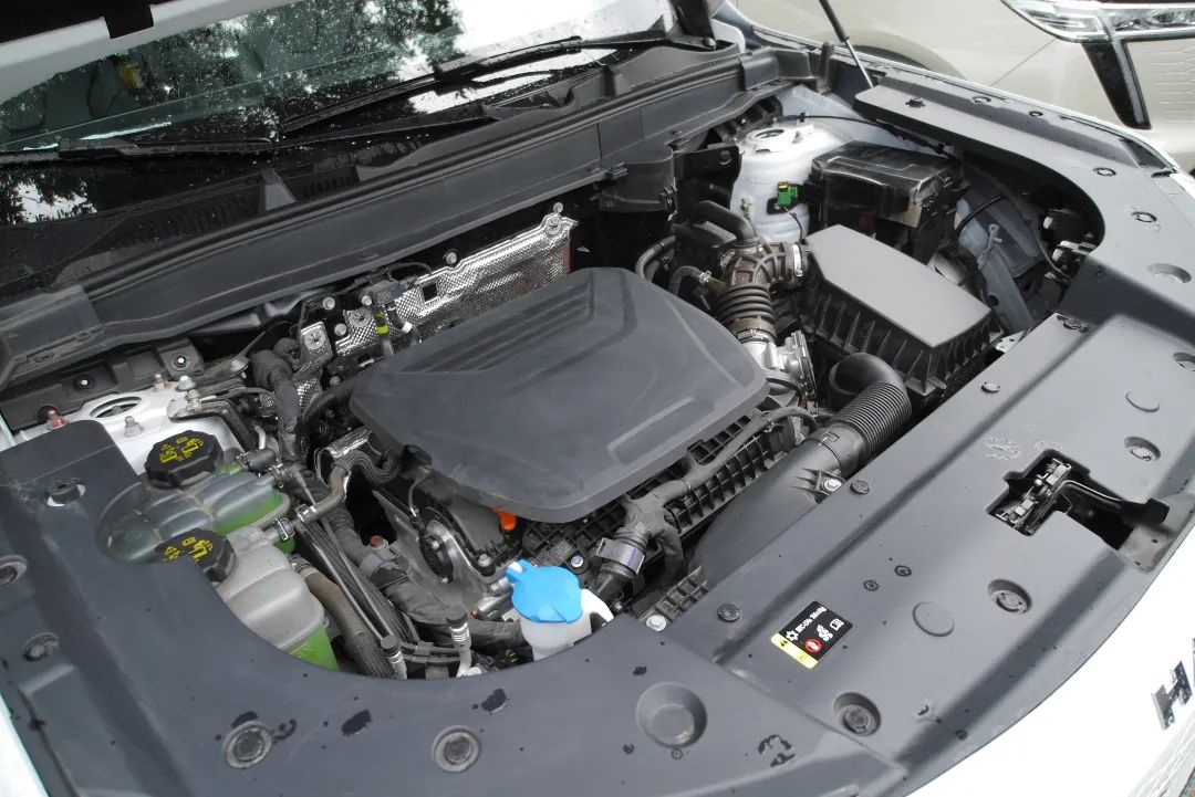 哈弗枭龙max充电时车门没锁能充吗?,哈弗枭龙和枭龙max区别