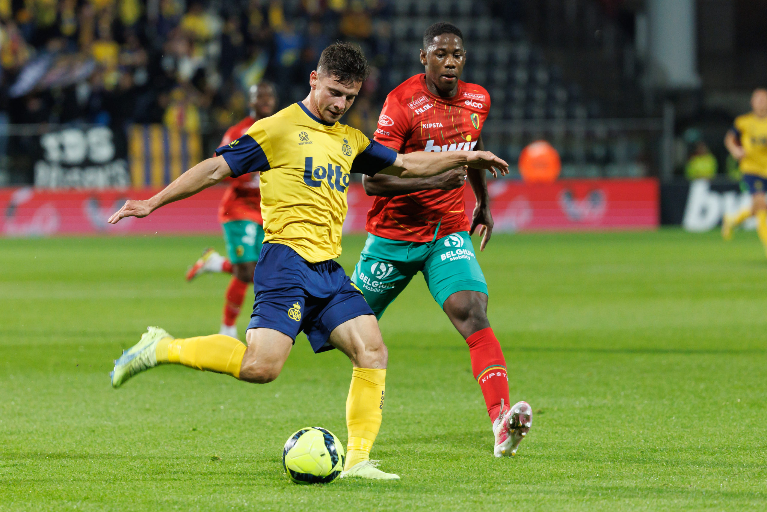 欧战首秀就晋级淘汰赛的圣吉罗斯联：塞纳河畔的过气豪门