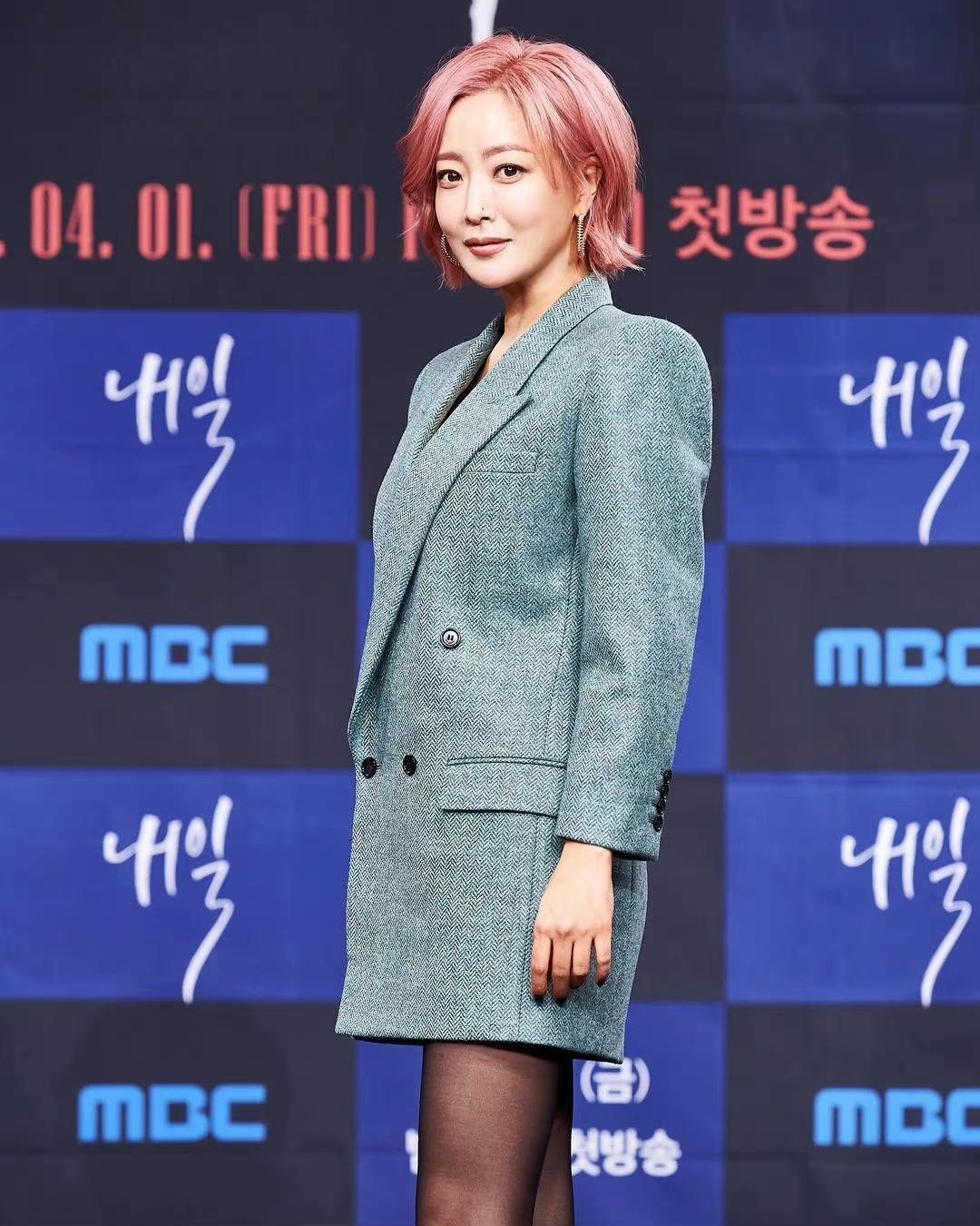 金喜善穿搭盘点,金喜善迷人短发