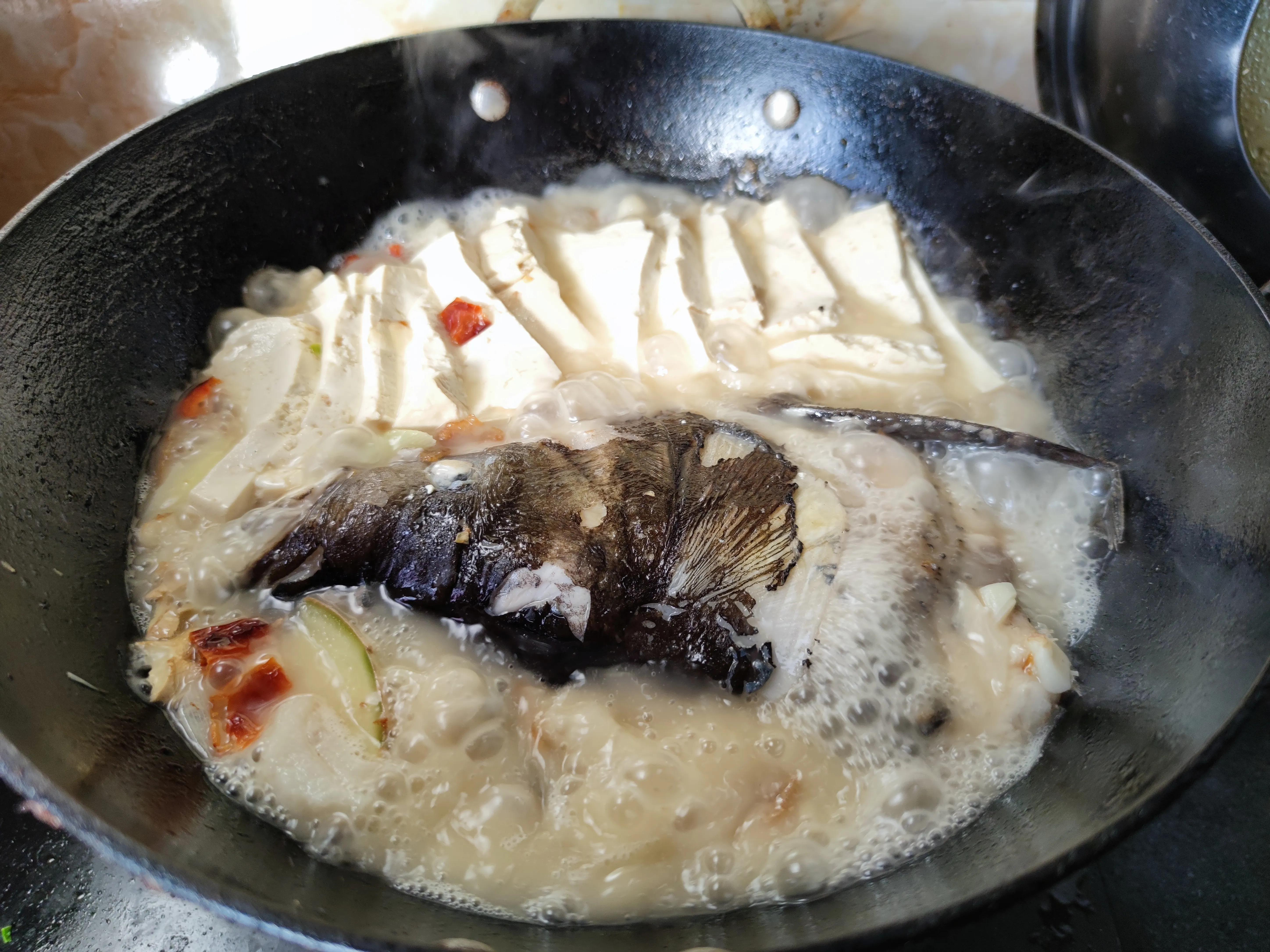 明日七月初一，提醒中老年：4样上桌，驱霉纳吉，诸事顺遂平安过