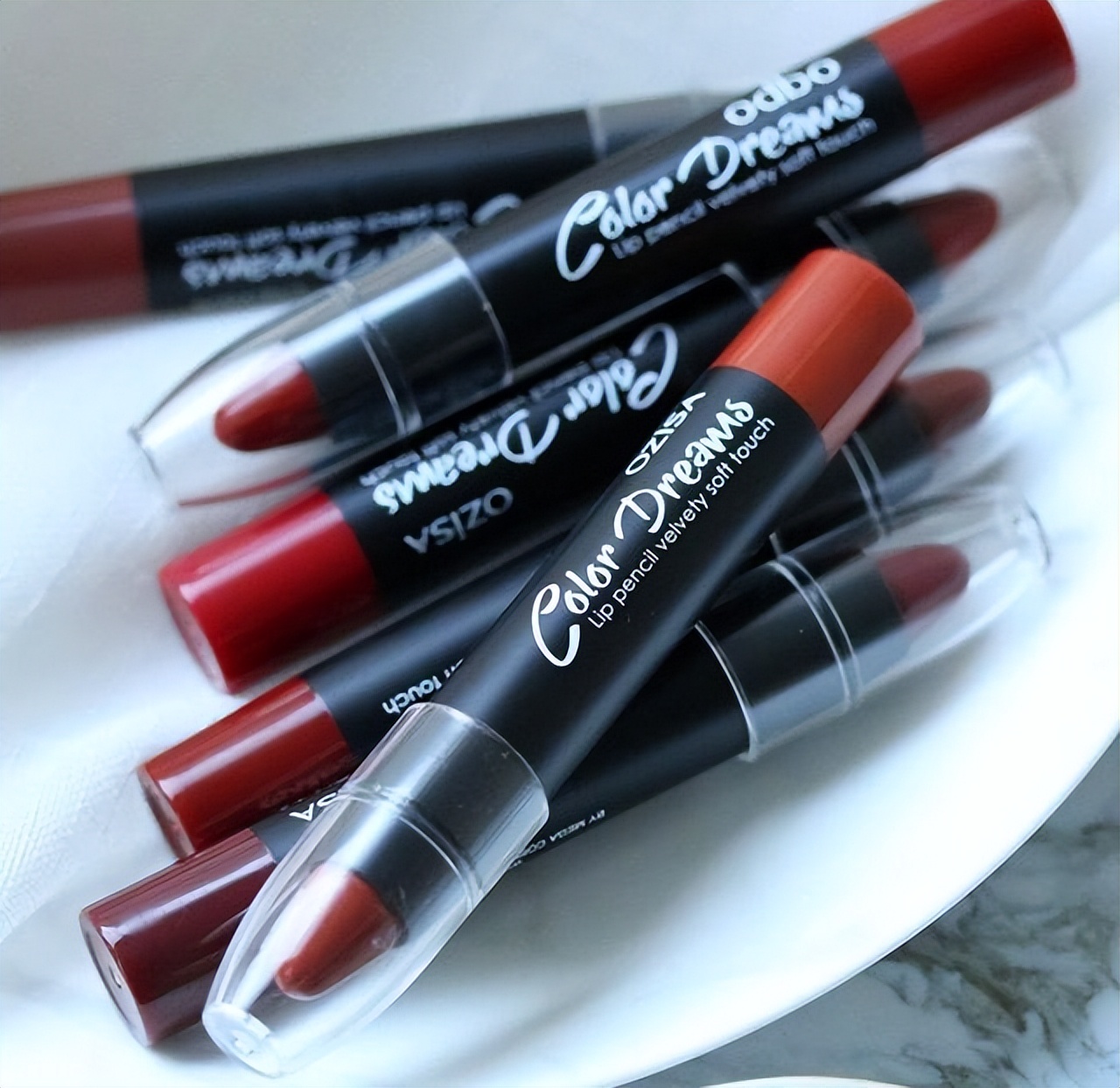 什么颜色的口红比较好看又显白,推荐几款好看的口红颜色