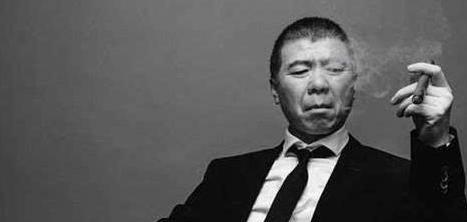 冯小刚的白癜风是自愈了吗,冯小刚的白癜风真的治愈了吗