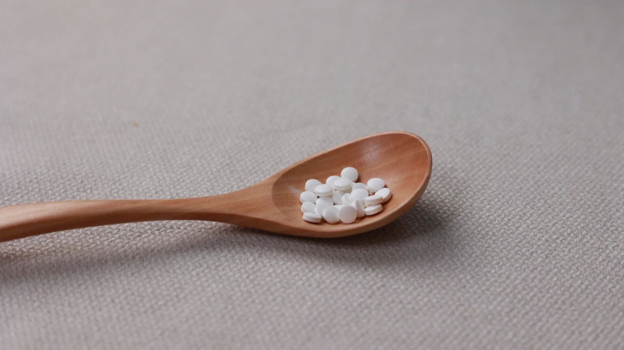 头皮屑多跟饮食有关吗,头皮屑多应该要吃什么