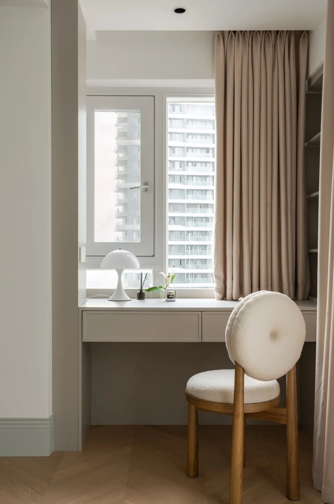 四川成都一个女人装修房子,12平方女主卧室装修