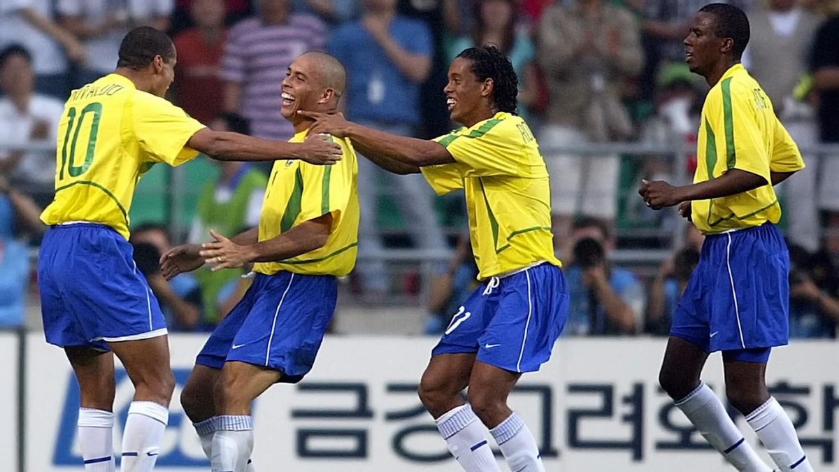 他是来自巴西贫民窟的左脚鬼才，鬼魅妖刀，瓦刀里瓦尔多