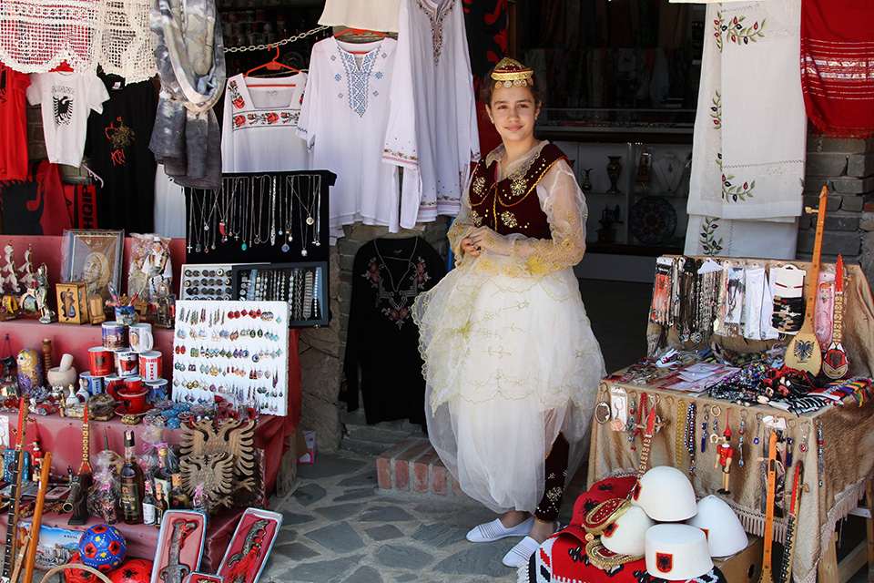 探秘阿尔巴尼亚,走进欧洲最穷国家阿尔巴尼亚