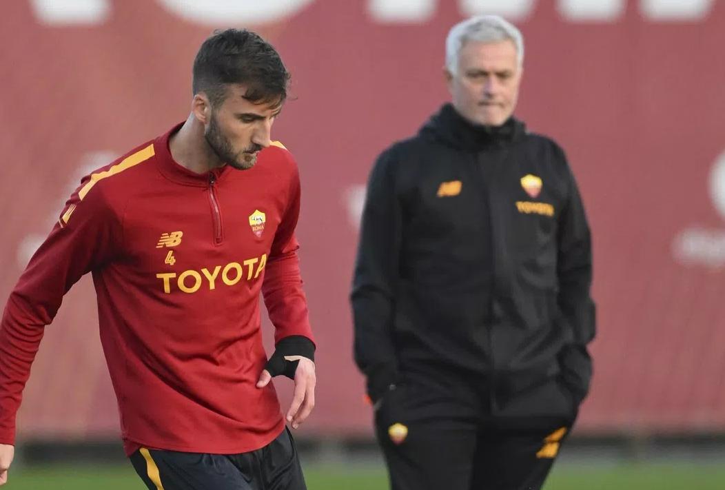 罗马经理,罗马俱乐部总经理蒂亚戈平托