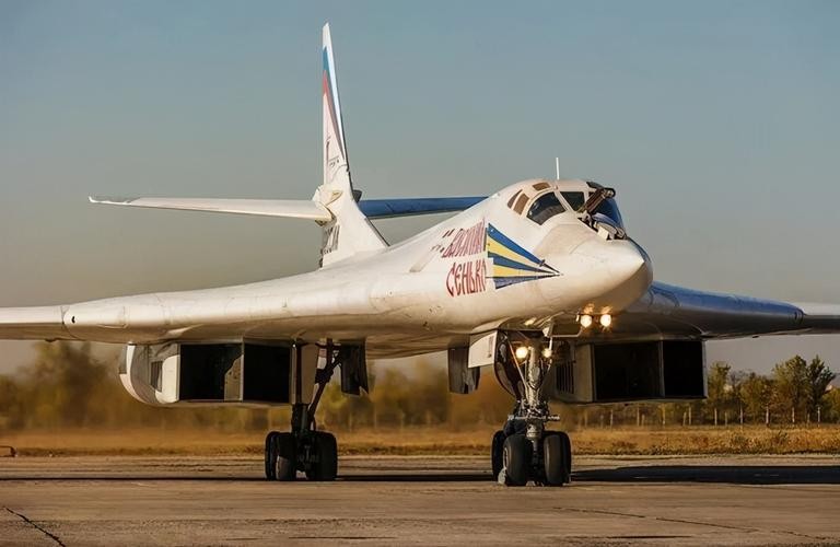 俄罗斯出售图160给印度了吗,印度购买俄国装备的套路