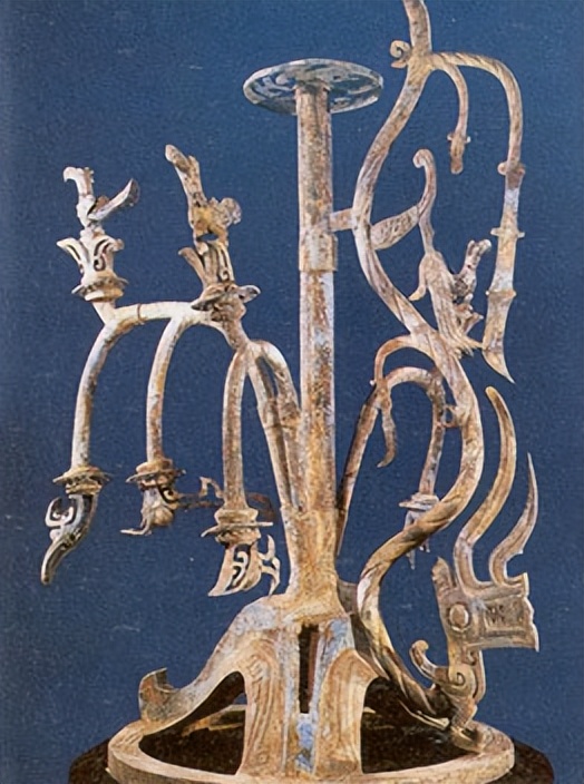 三星堆遗址出土大量精美青铜器,古蜀文化遗址三星堆青铜器