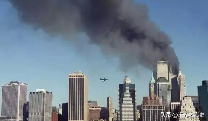 我不为911哭泣，因为我不是美国人；我也不会嘲笑911，因为我是人