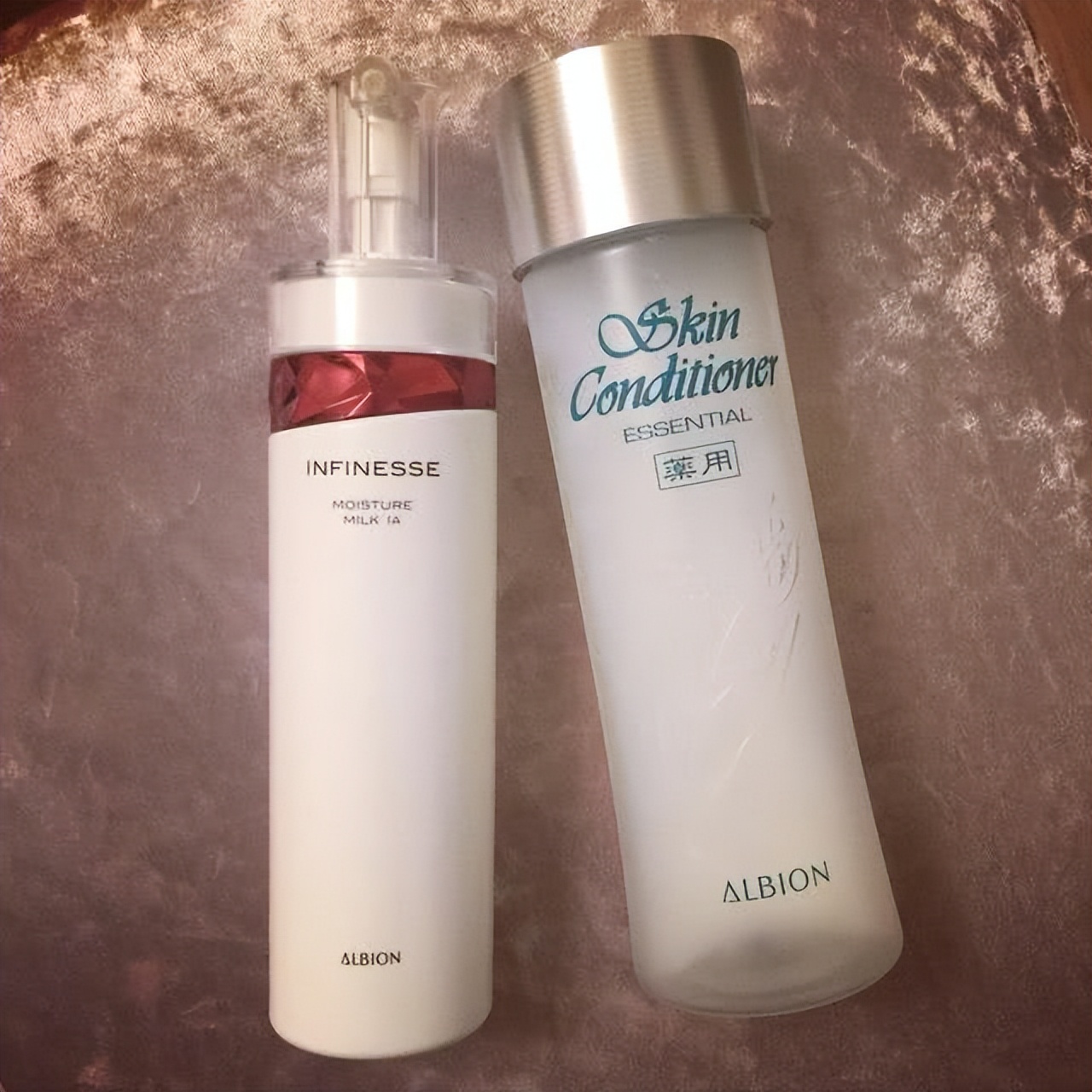 夏天涂乳液脸上显油光怎么办,油痘肌皮肤暗沉用什么乳液