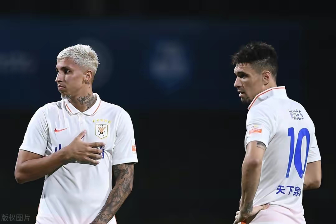 泰山队球迷最新消息,泰山队球迷现场呐喊荣辱与共