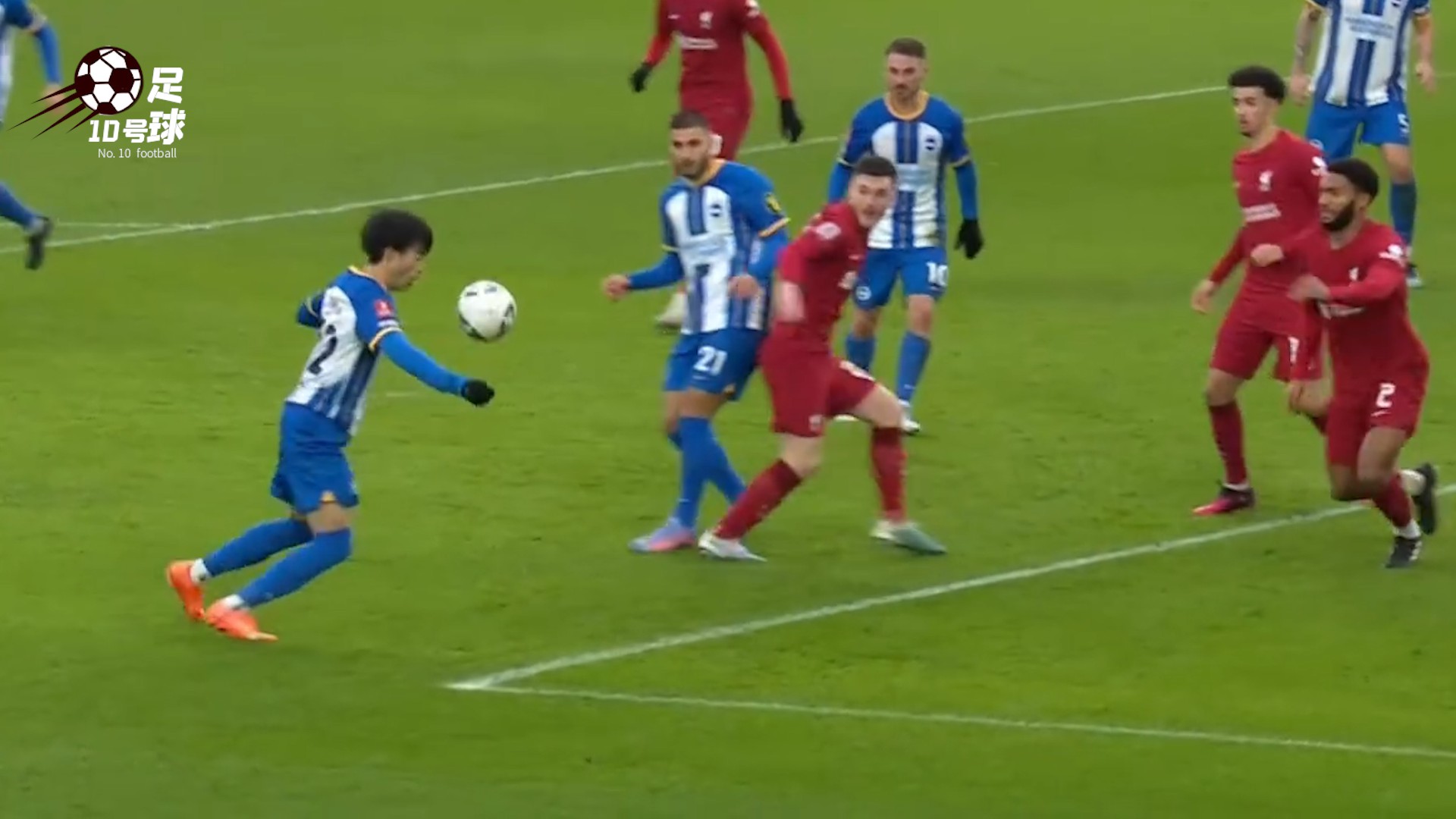 比肩“上帝之手”的1.88mm，身价暴涨13倍，踢出魔术足球