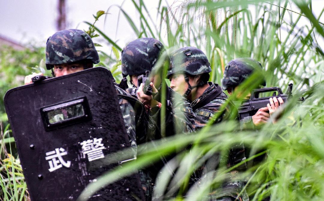 中国*警武**，属于军人还是警察？