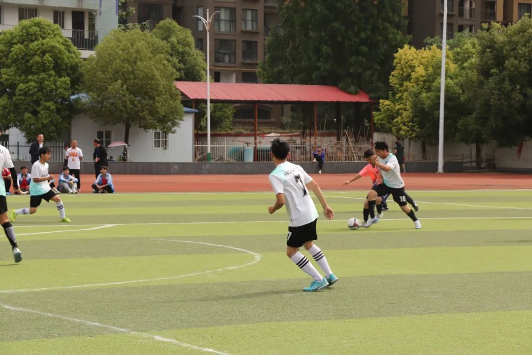 邓州市奔跑吧少年篮球比赛回放,邓州2021年小学足球比赛