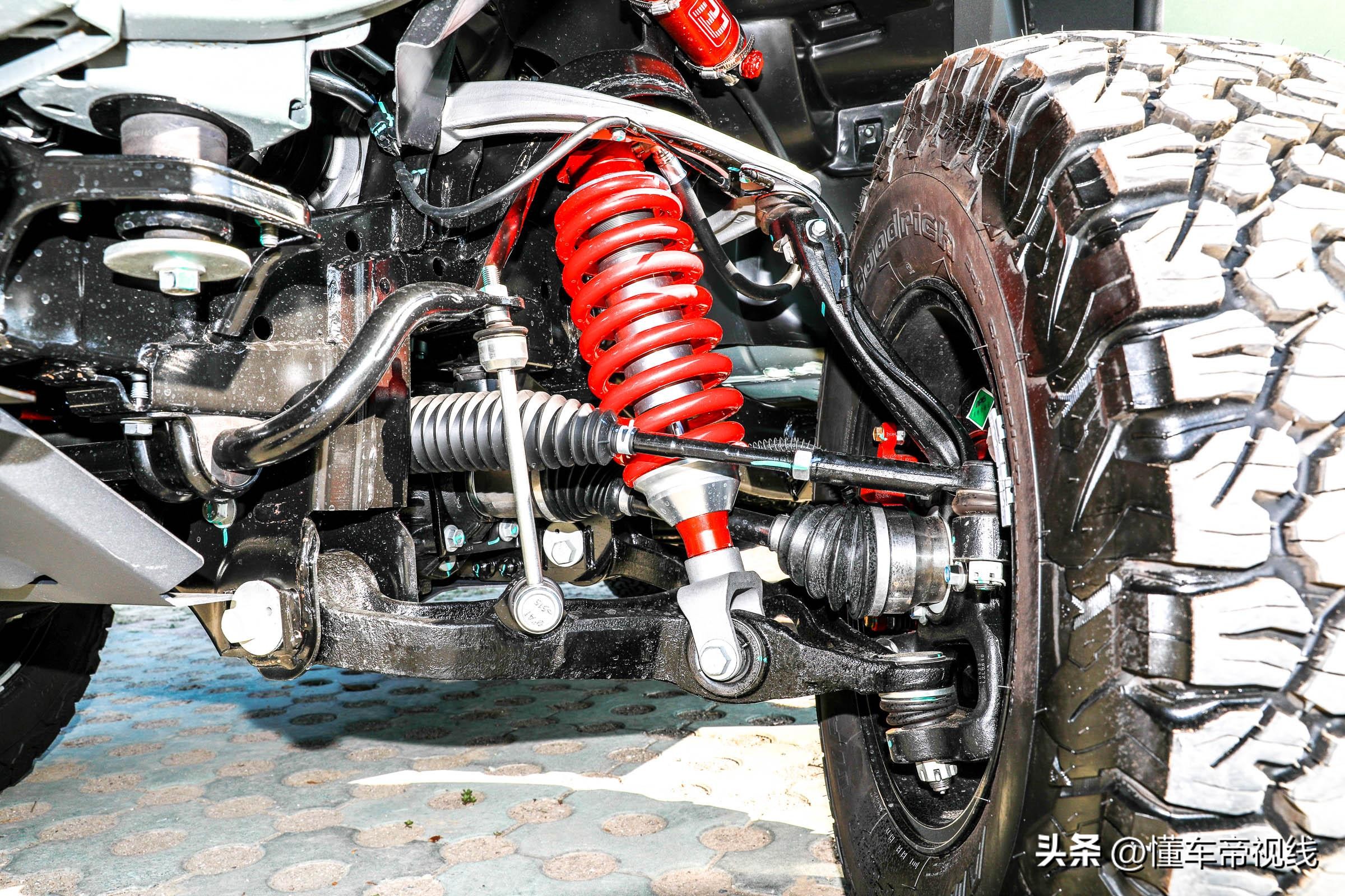 2021款北京bj40雨林穿越版2.3t,2024款北京新款bj40越野视频