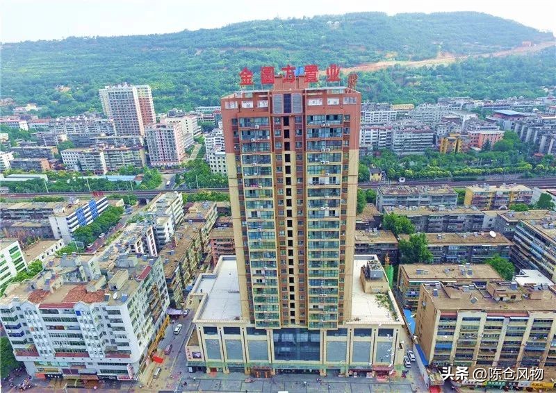 吃水不忘挖井人致富不忘家乡人,吃水不忘挖井人扶贫