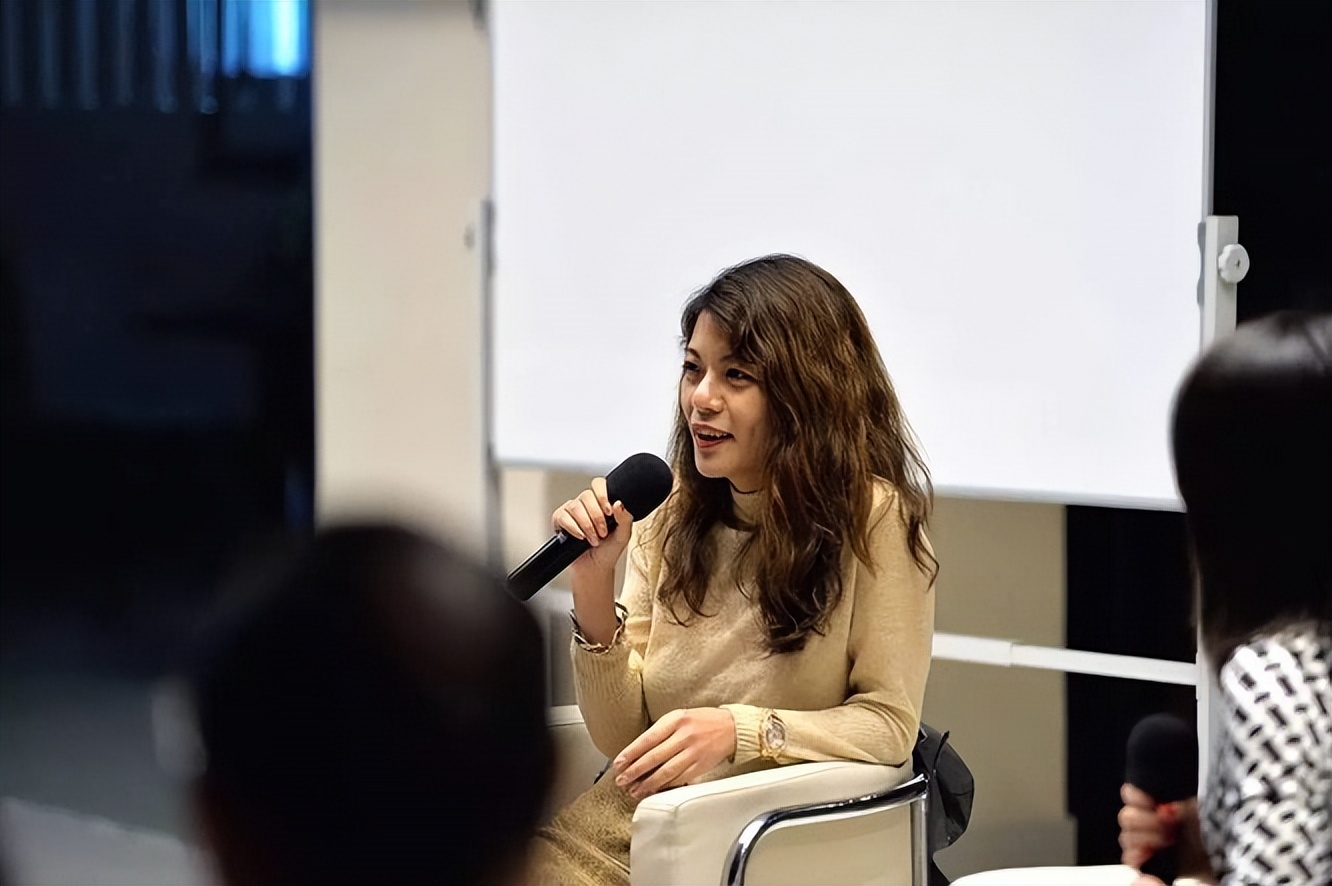 复旦女神教师陈果现状,复旦女神陈果现在怎么样