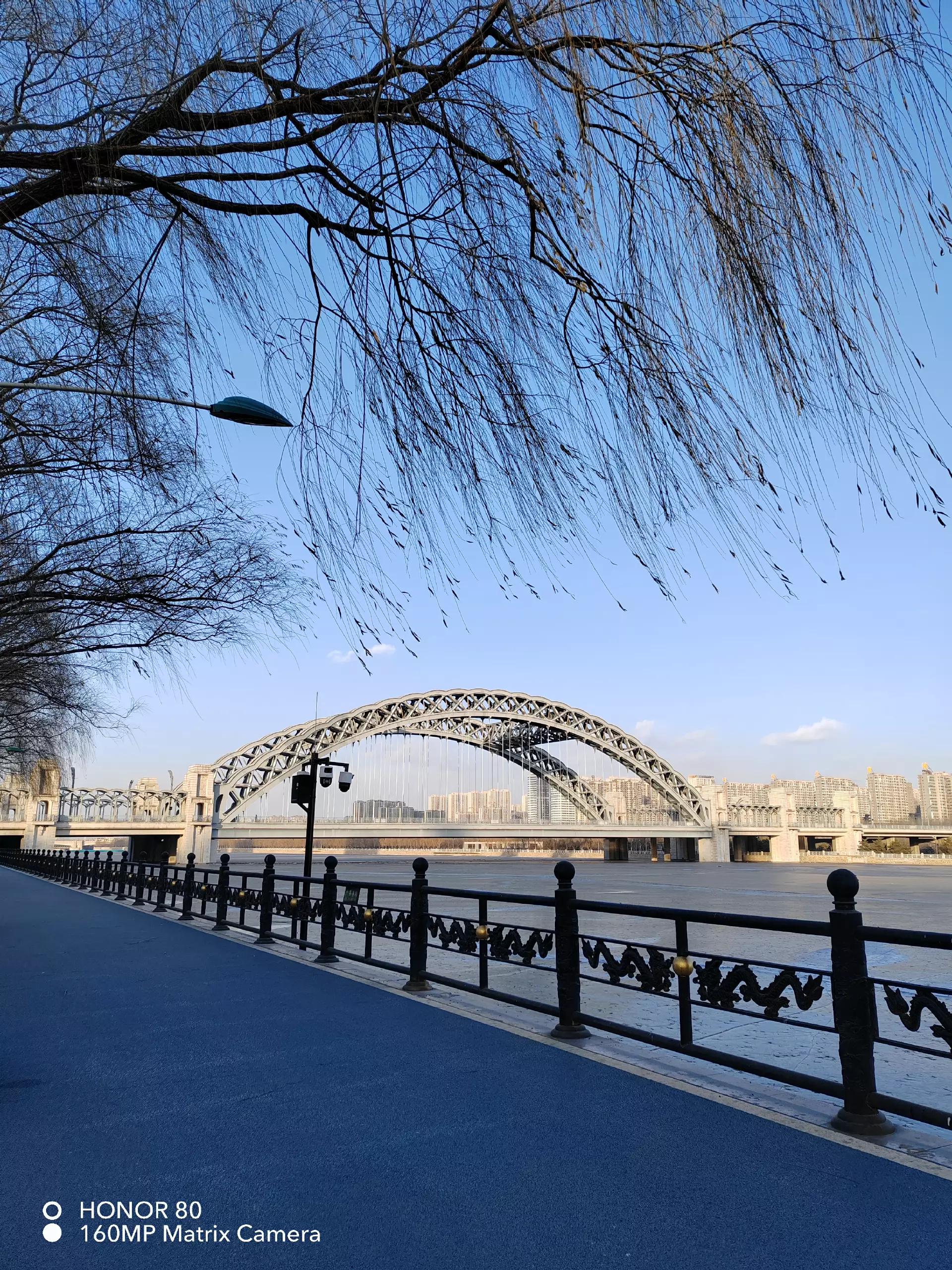 仅搭载了骁龙782，聊聊凭啥荣耀80能在一众旗舰机里杀出圈