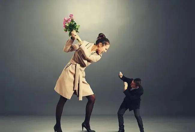 年轻时在家说一不二的强势“女王”，到年老的时候境遇会是怎样的