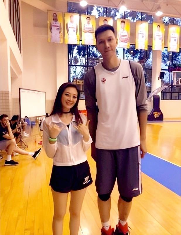 易建联结婚生子了吗,易建联娶老婆了吗