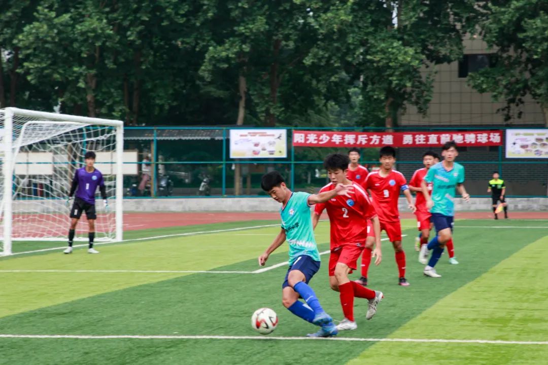 开封金明中学足球队的照片,金明中学足球队