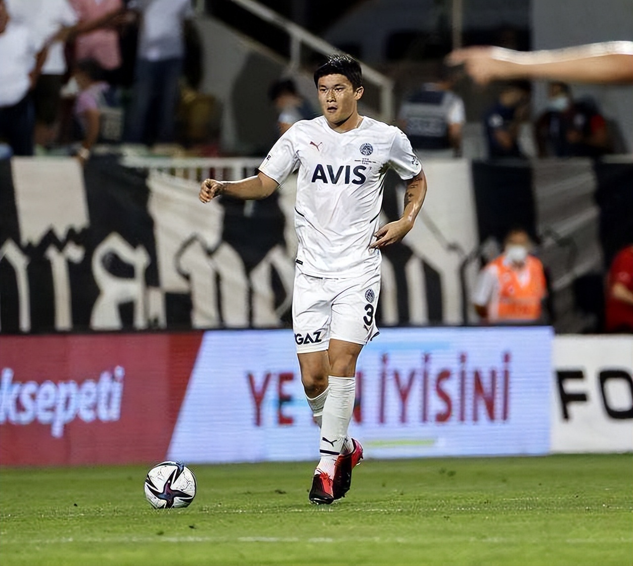 亚洲足球排名孙兴慜,足球亚洲杯孙兴慜