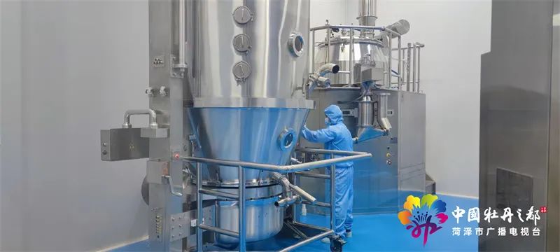 主要领导实地考察项目建设,县委书记带队观摩项目建设