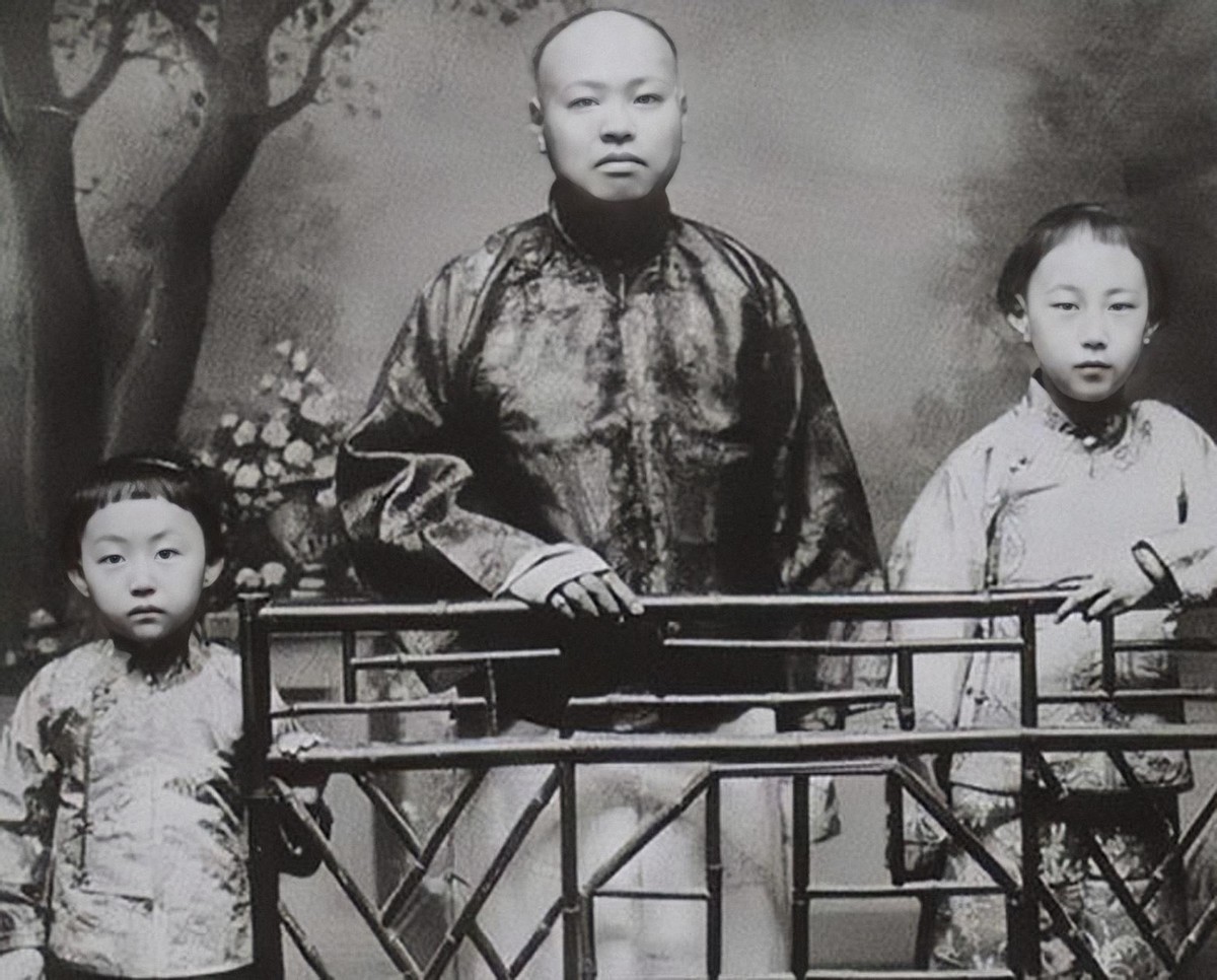 张爱玲把自己的生活过得一塌糊涂,张爱玲最煽情的一句话卑微的爱情