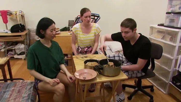 女白领20年不买内衣,女白领13年没买过衣服