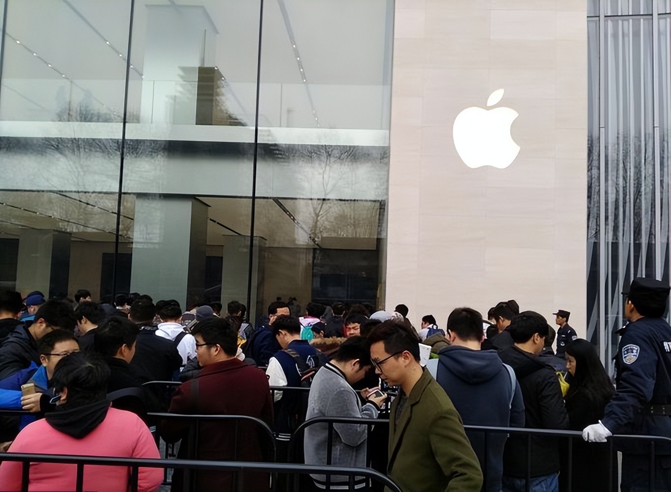 探索秘密：苹果在华盛行背后的真相