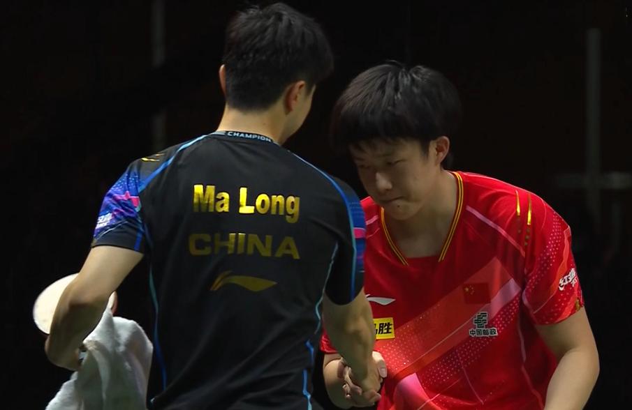 王楚钦看见马龙夺冠,王楚钦看马龙不敌林昀儒