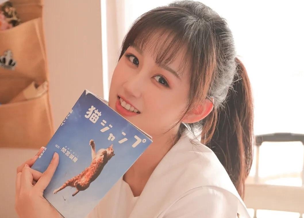 咋样安慰女生不开心,怎么和女生说不会哄女孩子