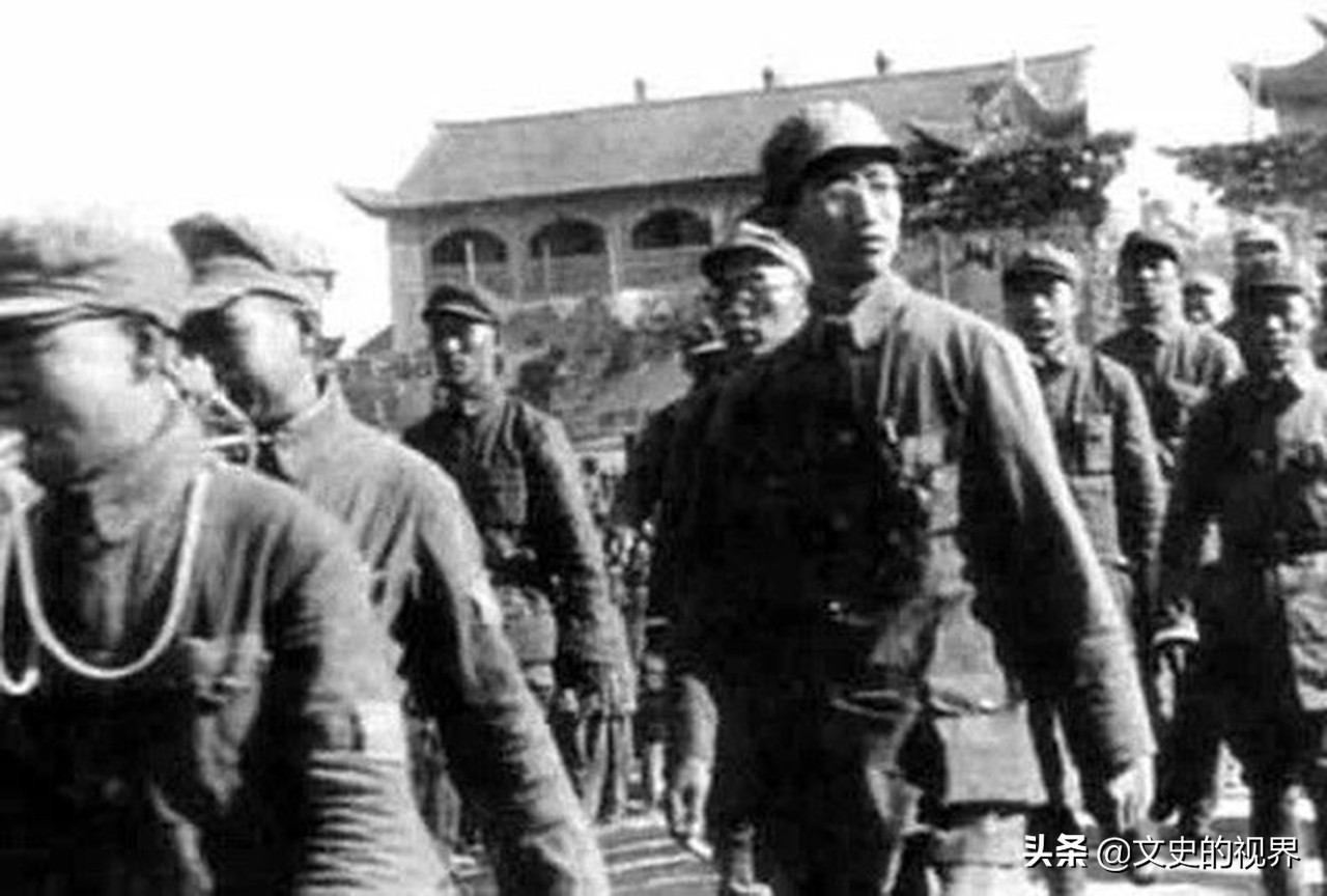 *向前徐**：要求儿子徐小岩自己坐公交车回家，从来不让司机去接他