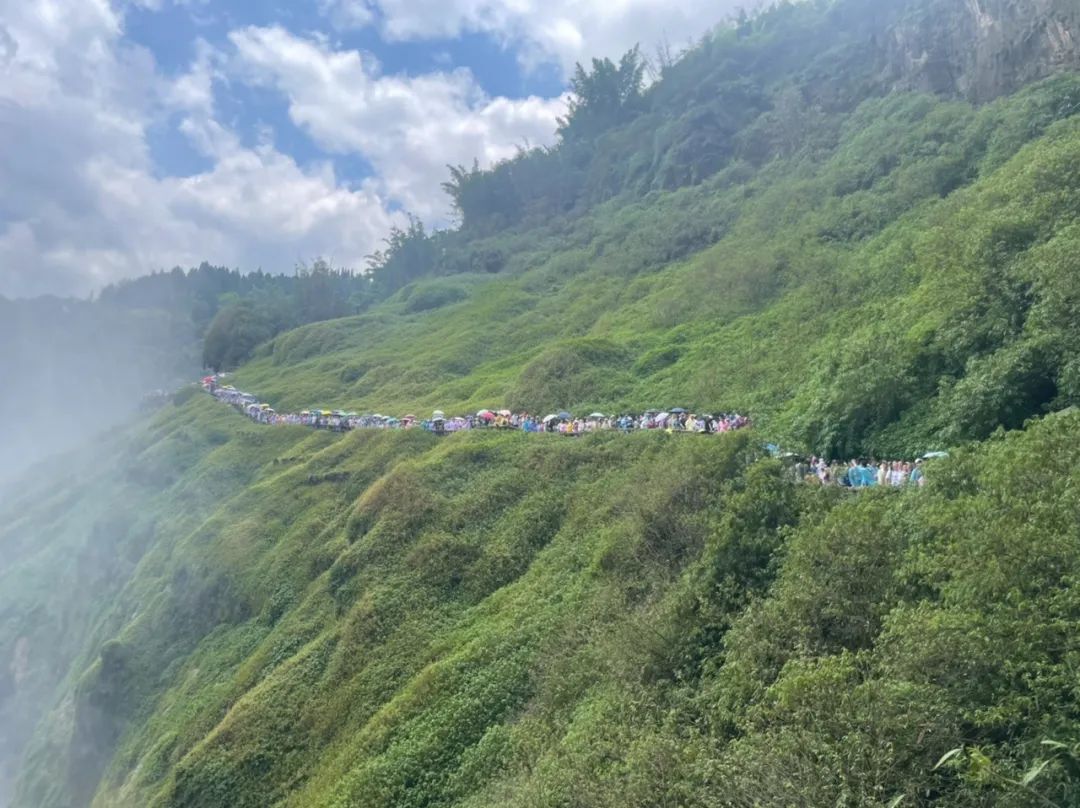 7月份人来人往街道,7月北京人山人海