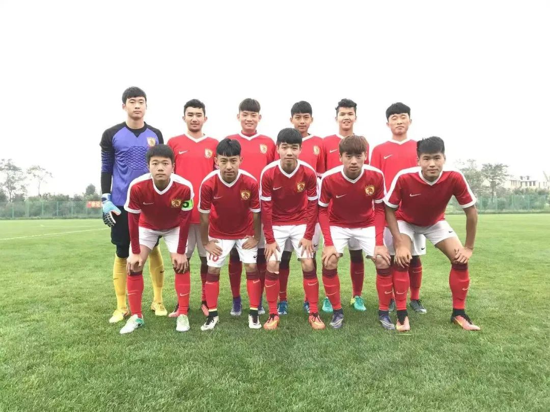 乾坤未定你我皆是黑马毕业典礼,毕业生演讲乾坤未定你我皆是黑马