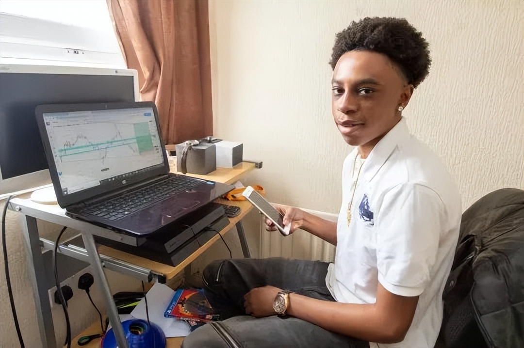 16岁少年创业赚了1个亿,16岁靠自己赚了一万块