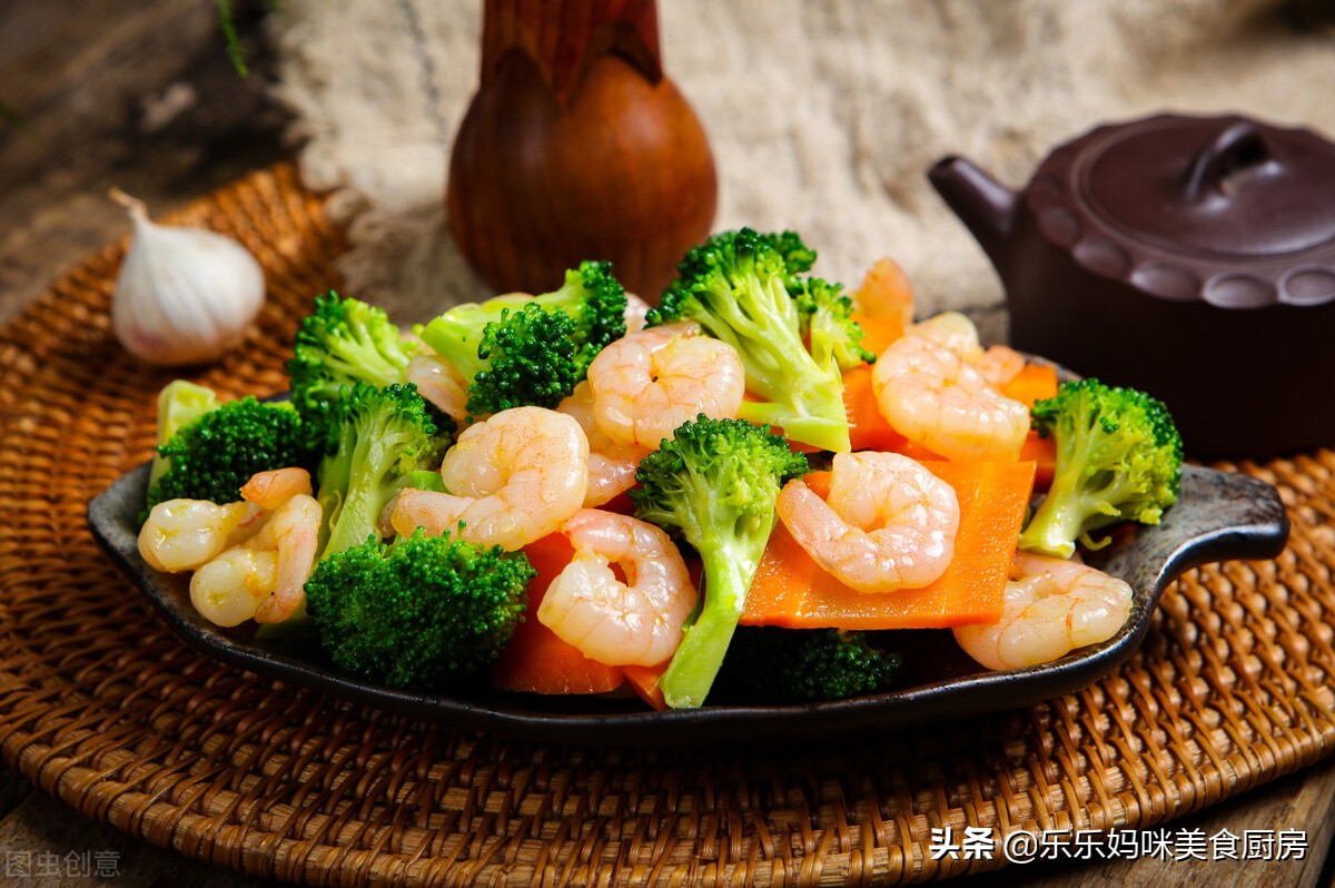 月子期间，别光喝汤，3种“高纤维”蔬菜要多吃，促消化且营养高