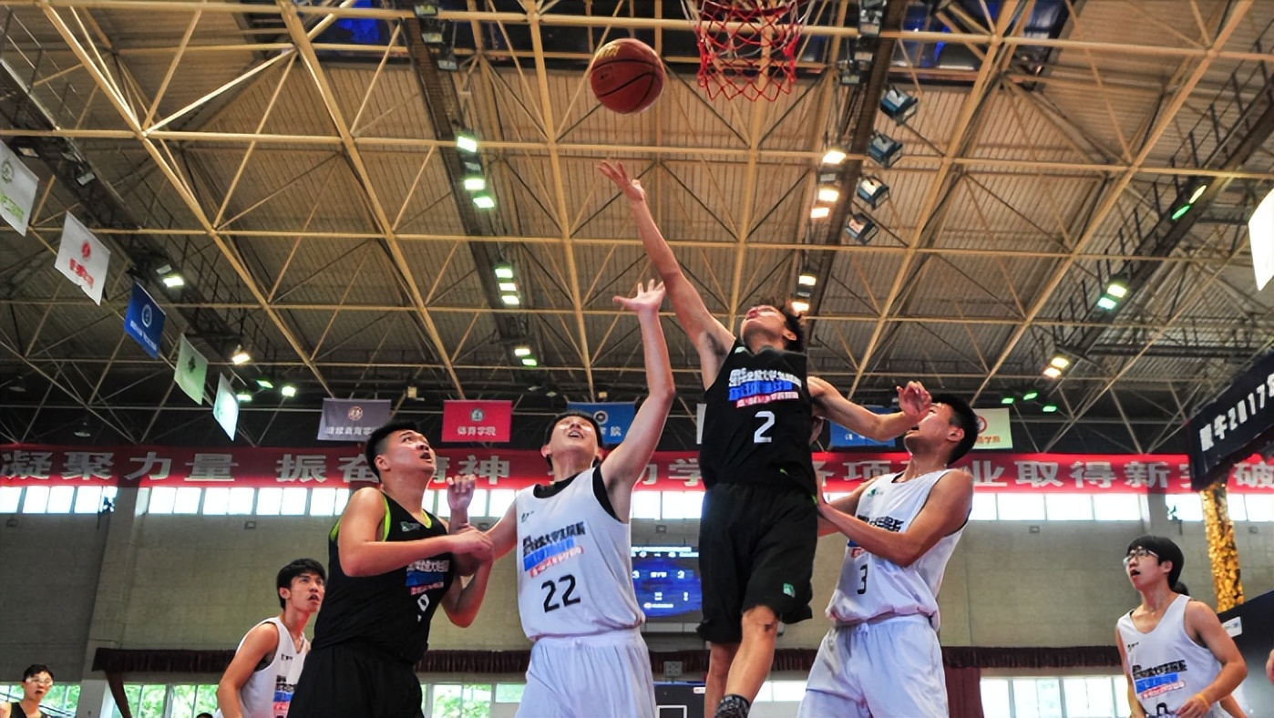 足球场上拙劣演技踢假球,盘点演技拙劣的假球