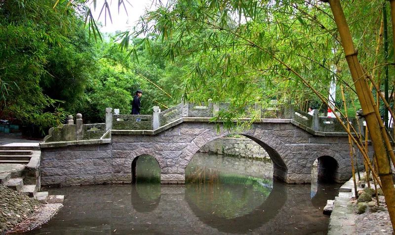 广州出发-中山2天游，打卡银坑逍遥谷+*钟金**湖公园+采摘荔枝